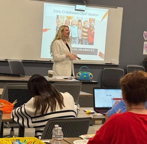 Dr. Kimberly Phillips presenting at Oklahoma Subject Area Test review. 