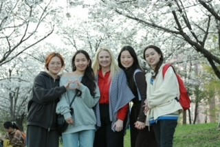 Dr. Kim Phillips in China with students