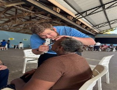 Madison Wrather checking pressure using the iCare.